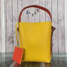 Bolso pequeño Celine Twisted Cabas en piel de becerro amarilla/naranja.