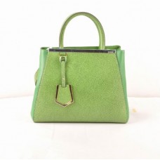 Bolso pequeño Fendi 2jours Green Cross Veins con piel Ferrari verde hierba