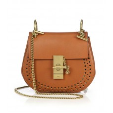 Bolso bandolera mini Chloe Drew de piel perforada color caramelo