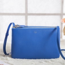 Bolso bandolera pequeño Celine Trio en piel de becerro azul.