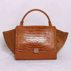 Bolso Celine de piel marrón con estampado de cocodrilo