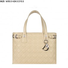 Bolso de hombro mediano Dior Panarea de piel de cordero color albaricoque (herrajes dorados) 9625