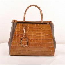 Bolso mediano Fendi 2jours de piel con vetas de cocodrilo color café y detalles de piel Ferrari color café oscuro.