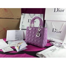 Réplica del bolso Dior Lady Default de piel auténtica color morado.