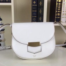 Bolso Celine Small Trotteur en piel de becerro granulada blanca. Bolso Celine Small Trotteur en piel de becerro granulada blanca.