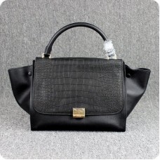 Bolso Celine Classic de piel negra con estampado de cocodrilo
