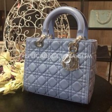 Réplica del bolso Dior Lady Default de piel de cordero plateada