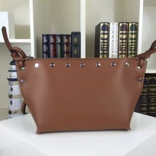 Bolso mediano Celine Sailor en piel de becerro marrón.