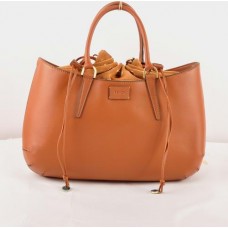Bolso grande de mano Fendi B Fab Earth Yellow Ferrari de piel. Bolso grande de mano Fendi B Fab Earth Yellow Ferrari de piel.