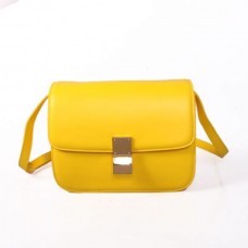 Bolso Celine Classic Box de piel de becerro con solapa, color amarillo.