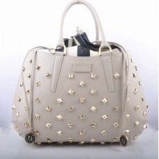 Bolso grande Fendi B Fab de piel blanca con asa superior y detalles de joyas doradas. Bolso grande Fendi B Fab de piel blanca con asa superior y detalles de joyas doradas.