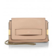Bolso de mano mediano Chloe Elle con cadena, color nude.