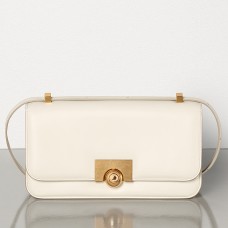 Bolso clásico Bottega Veneta BV en piel de becerro francesa blanca.