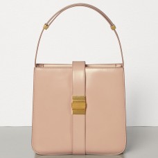 Bolso Marie de Bottega Veneta en piel napa color nude.