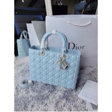 Bolso de mano Dior Lady de piel de cordero.