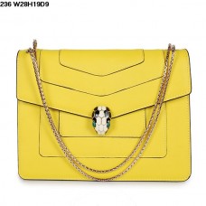 Bolso Bvlgari Serpenti GM de piel de becerro amarilla.