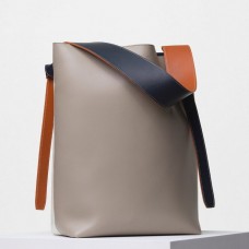 Bolso pequeño Celine Twisted Cabas en piel de becerro color cuarzo/natural