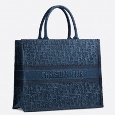 Bolso Dior Book Tote en lona bordada Dior Oblique azul vaquero.