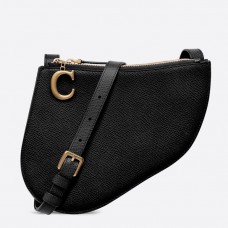 Bolso Dior Saddle Trio con correa en piel de becerro negra.