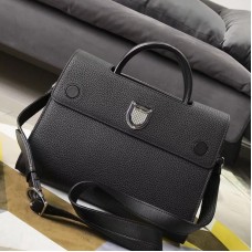 Bolso tote Dior Diorever de Dior en piel de becerro negra.