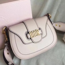 Bolso bandolera Dior D-Fence en piel de becerro color marfil.