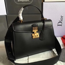 Bolso tote Dior DiorAddict de Dior en piel de becerro negra.