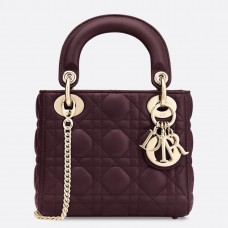 Bolso mini Lady Dior de piel de cordero color burdeos con cadena Bolso mini Lady Dior de piel de cordero color burdeos con cadena