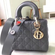 Bolso Dior My Lady Dior en piel de cordero gris. Bolso Dior My Lady Dior en piel de cordero gris.