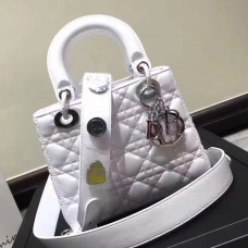 Bolso Dior My Lady Dior en piel de cordero blanca. Bolso Dior My Lady Dior en piel de cordero blanca.