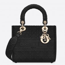 Bolso Dior Medium Lady D-Lite en lona bordada negra.