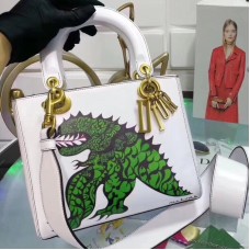 Bolso Lady Dior mediano de Dior con estampado de lagarto de Niki De Saint Phalle
