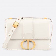 Bolso de hombro Dior 30 Montaigne en piel de becerro blanca.