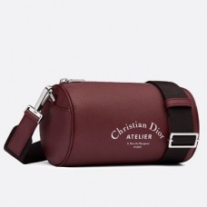 Neceser Dior Roller en piel de becerro granulada color burdeos Neceser Dior Roller en piel de becerro granulada color burdeos