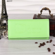 Cartera Christian Dior color lima con solapa 117